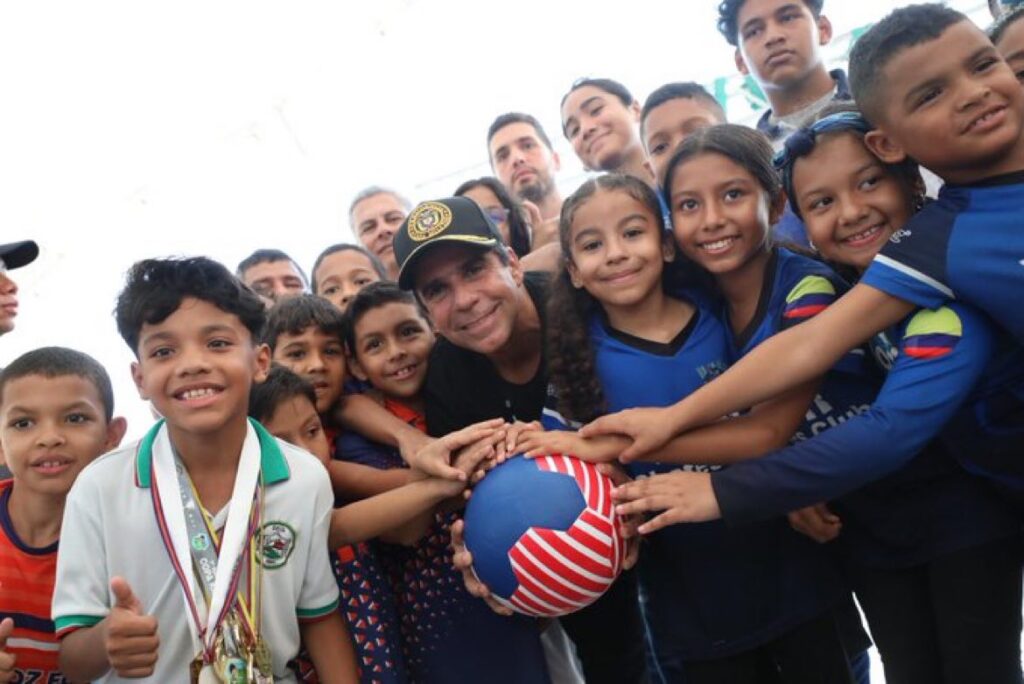 Alcalde Char se compromete a entregar pronto recuperdo el Polideportivo La Magdalena