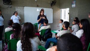 Más de 200 mil estudiantes regresan a clases en Barranquilla