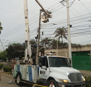 TRABAJOS ELÉCTRICOS HARÁ AIRE EN EL BARRIO EL PUEBO