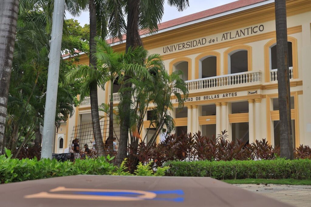 Estudiantes de la U del Norte, hicieron un recorrido por las instalaciones de Bellas Artes en restauración