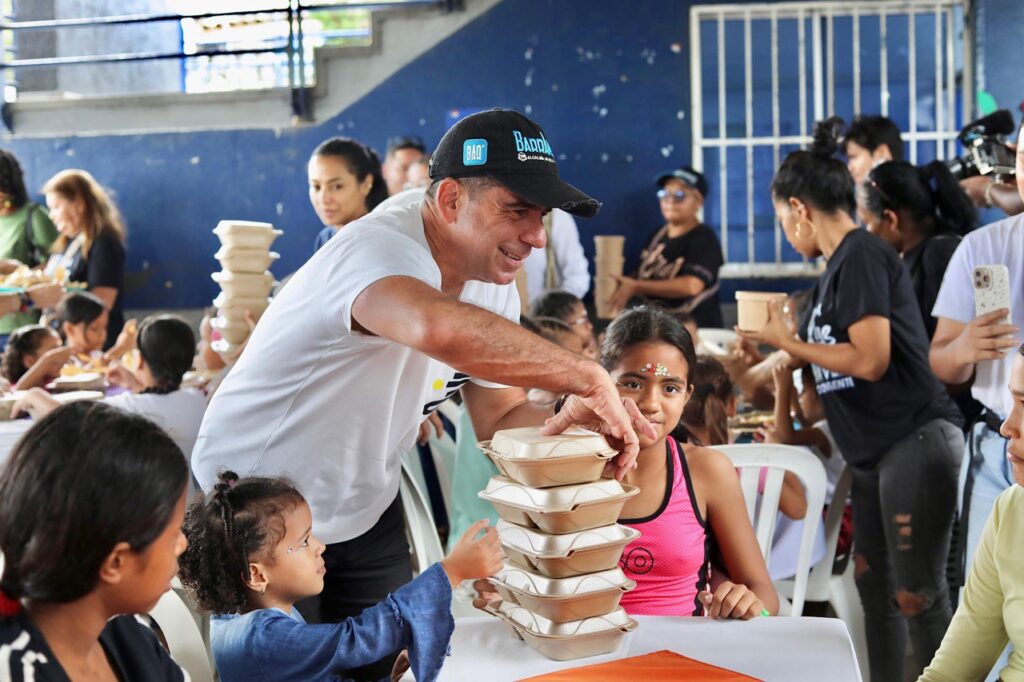 Cada sábado, la alcaldia de Barranquilla atiende a 5.000 niños con comida saludable