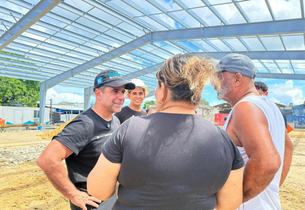 Alcalde Char inspeccionó las obras del mercado El Playón