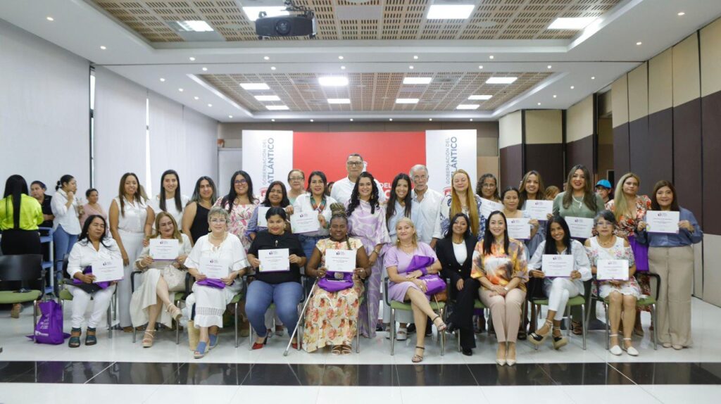 El gobernador Verano tomó posesion a 22 mujeres representantes de sectores sociales.