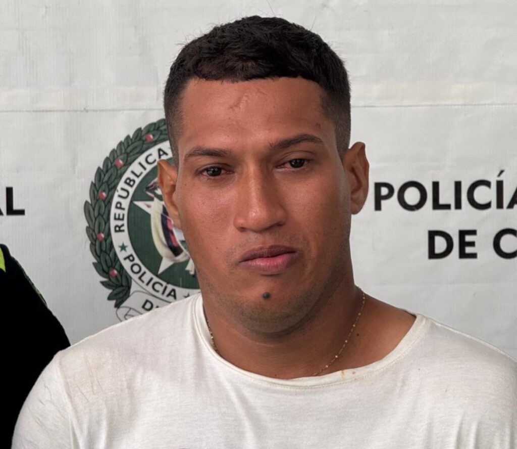 Este hombre identificado como Jorge Barreto Brceló, mató a su pareja de varias puñaladas.