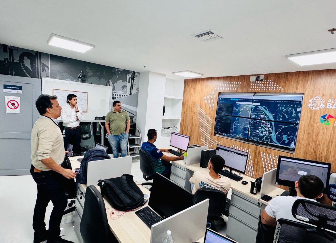 Area Metropolitana impulsa servicio inteligente de transporte