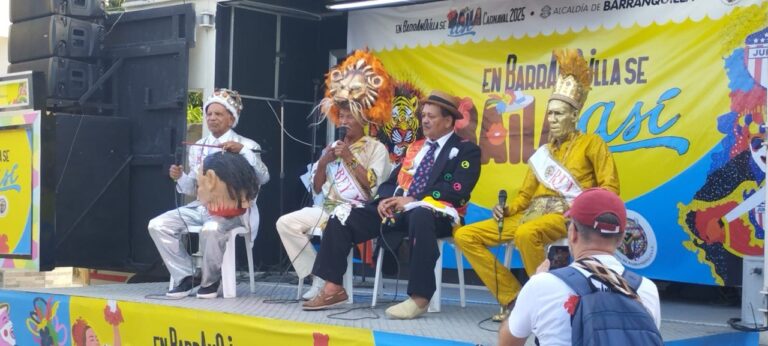 Comunidad del barrio Abajo, disfrutó la histori del carnaval