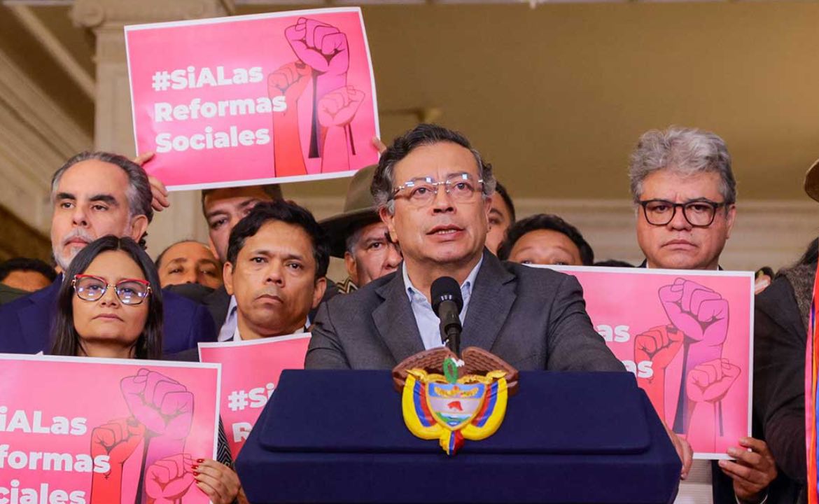 Petro convoca a una consulta