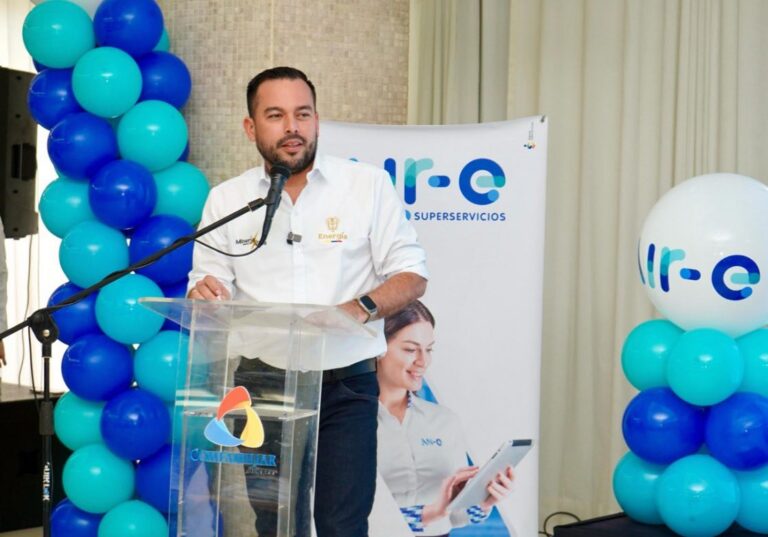 Aire formaliza a mas de 400 trabajadores