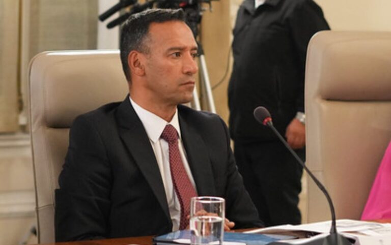 Mindefensa dice que respetará los que se movilicen y a los que no en la marcha