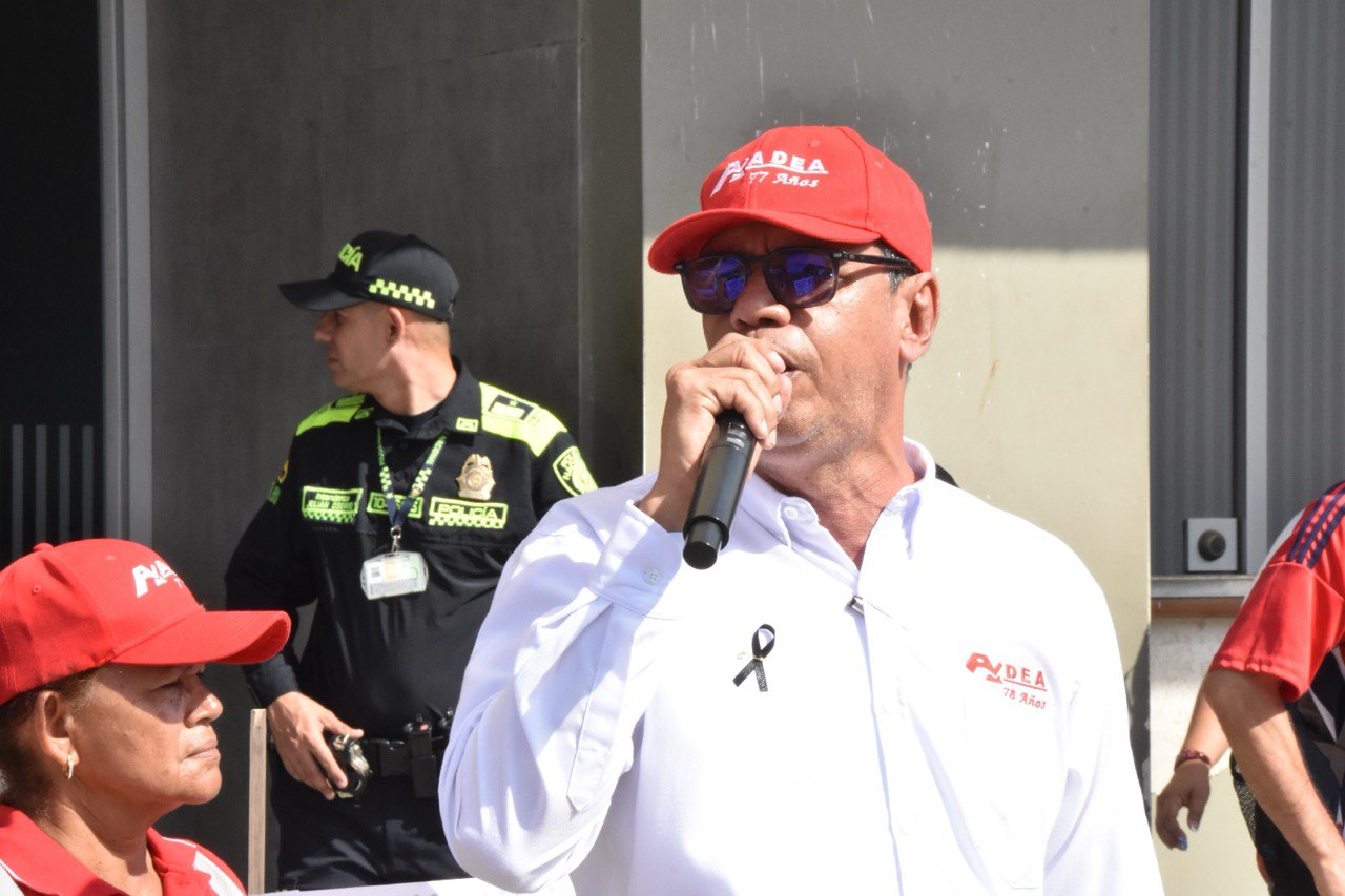 Fiscal de ADEA, Alberto Ortiz, conoca a concentración