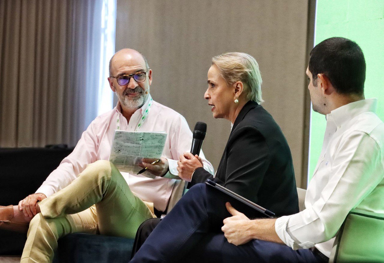 hoto_2025-05-01_22-19-23