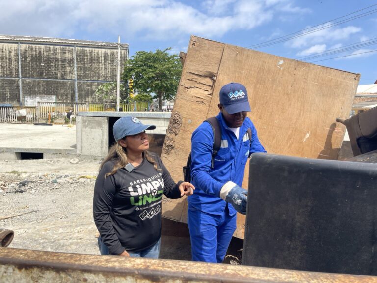 Jornada de aseo en Rebolo