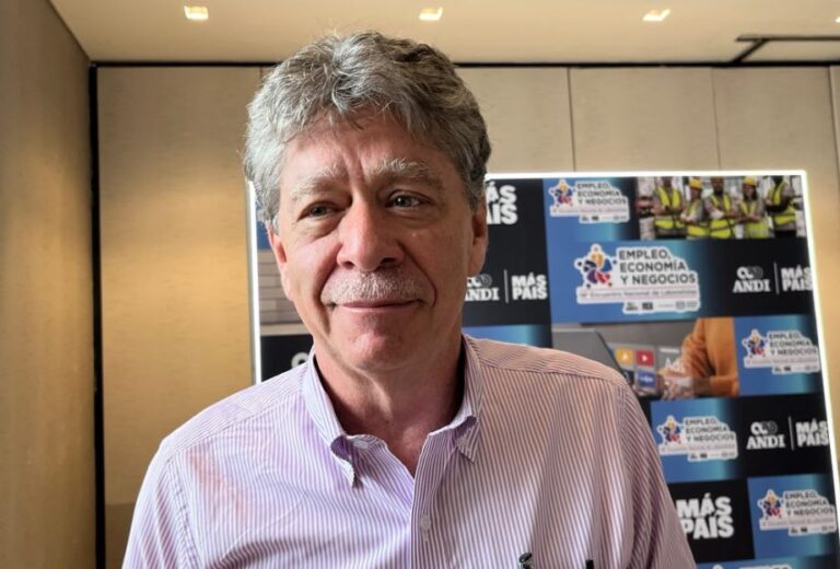 Antes la Andi habia felicitado a la comiisión 7 porque habia hundido la reforma laboral