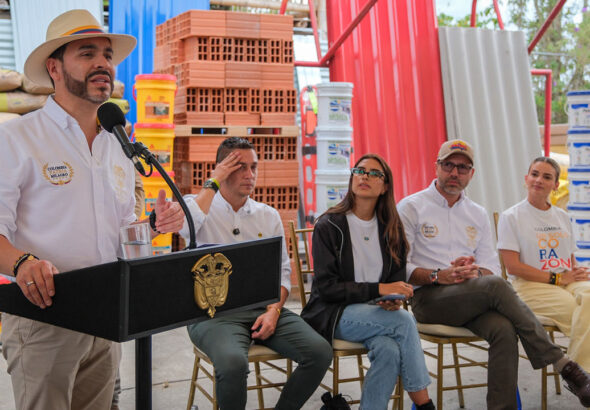 261013-Grupo-Urbina-dono-20-mil-millones-al-Fondo-Milagro-para-apoyar-la-reconstruccion-1280